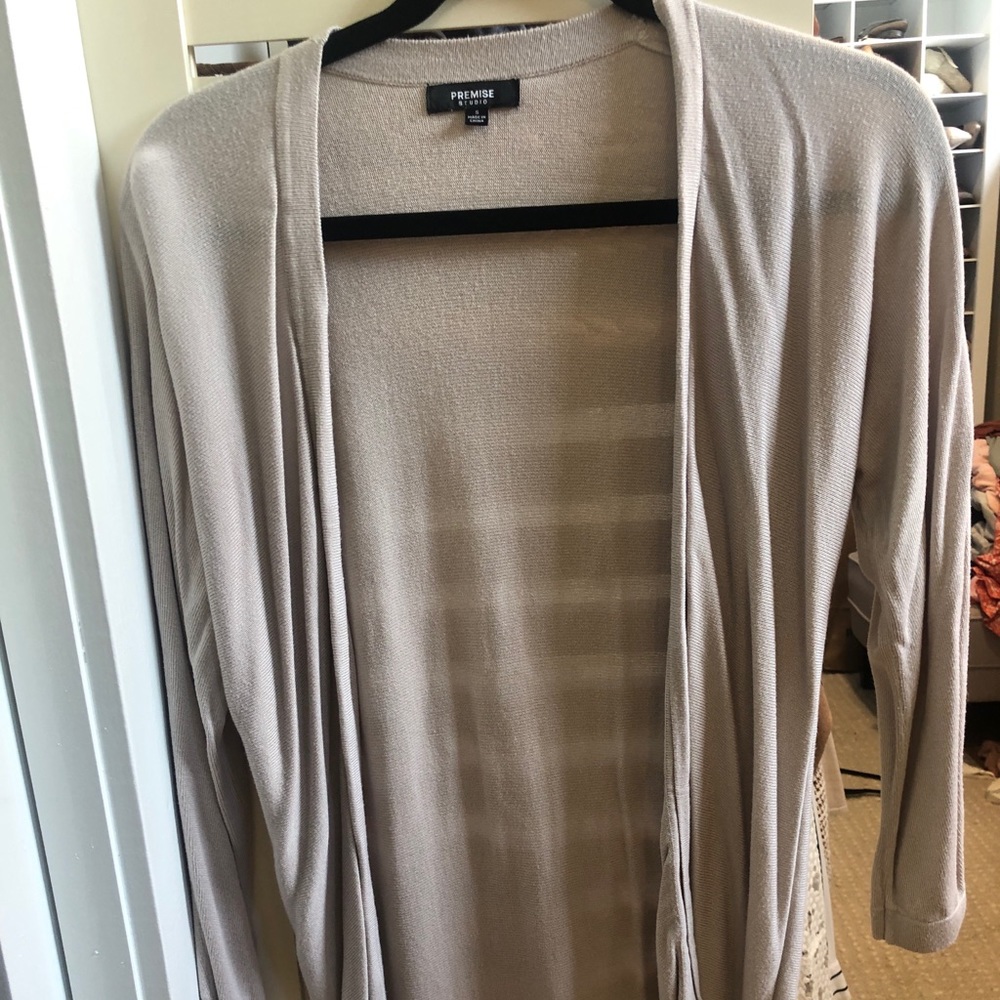 Cardigan with tapered sides